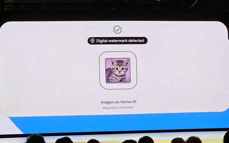 画像のピクセルに人間の目には見えないデータを埋め込む「デジタル透かし」を導入していく