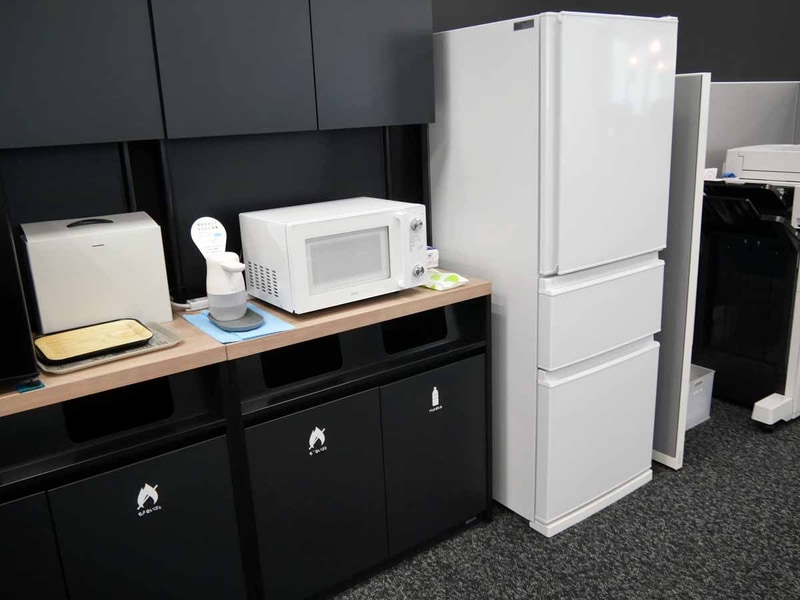 利用者が自由に使える冷蔵庫や電子レンジなどを設置