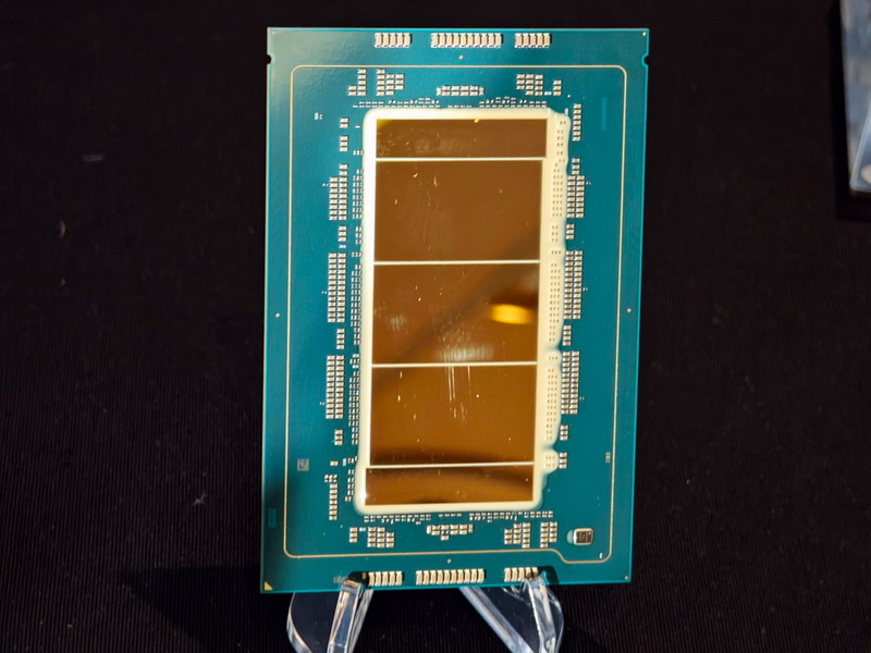 Xeon 6 6900P（6月のCOMPUTEX 24で撮影）