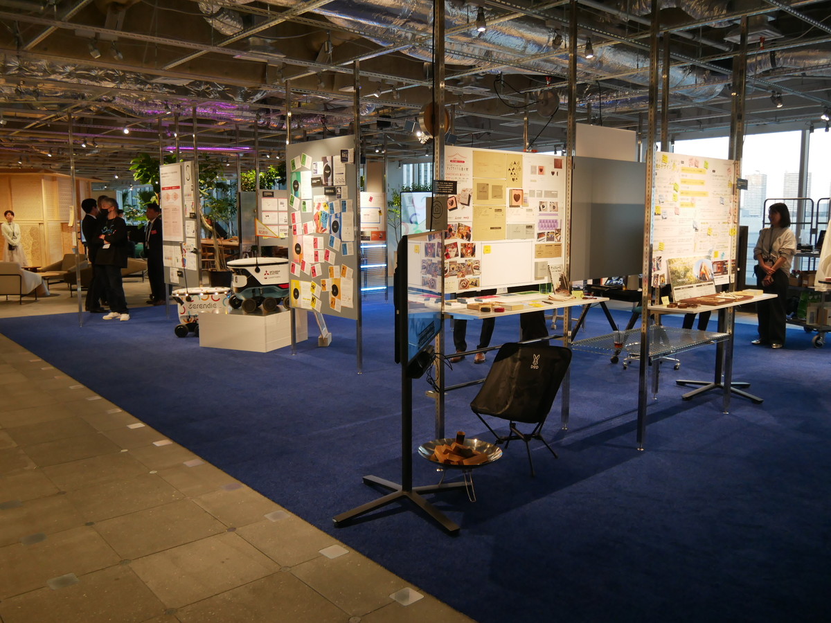 共創の成果を展示する「garage（ガレージ）」。レイアウトは自由に変更できる