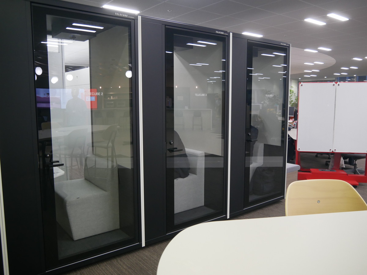 テレワークブースも設置している