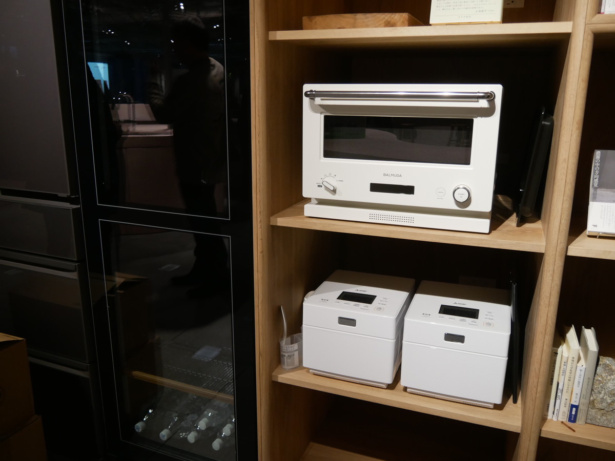 冷蔵庫やオーブン、炊飯器なども設置