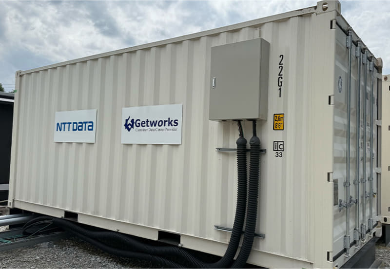 構築済みのコンテナ型データセンター試作機