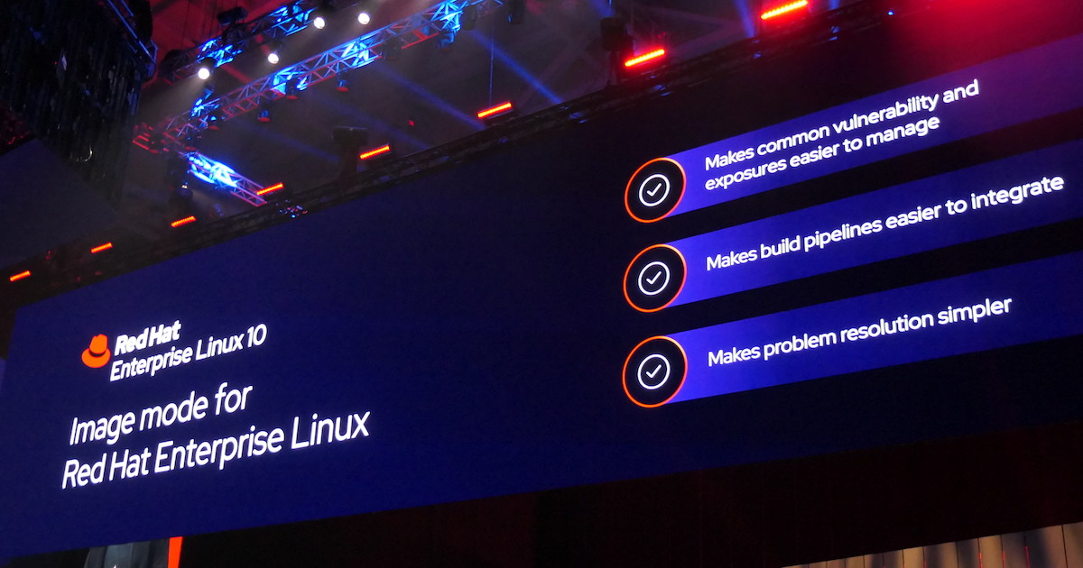 RHEL 10の最大の特徴のひとつであるImage Modeは、コンテナとしてOSイメージを管理することでOSの修正やアップデート、パイプライン構築を容易にする。「OS管理をパッケージモードからイメージモードに変える革新的な機能」（マックグラス氏）