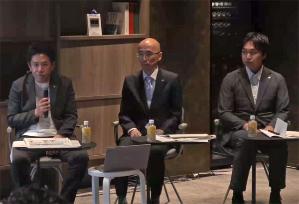 株式会社リコー リコーデジタルサービスビジネスユニット AIサービス事業本部 本部長の梅津良昭氏（左）