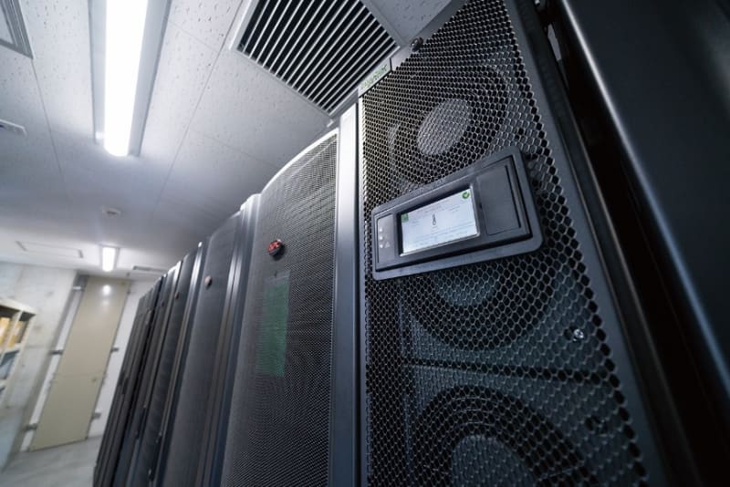 田辺市役所に導入されたInRow空調機