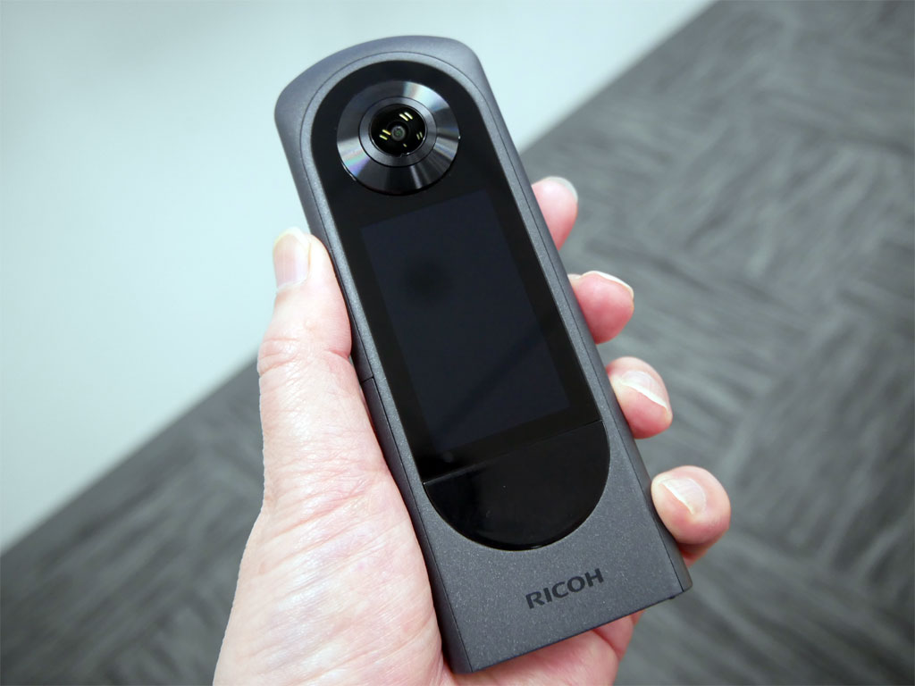 360度カメラの「RICOH360 THETA X」