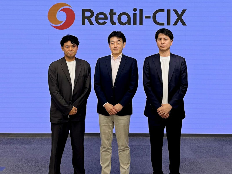 左から、トライアルホールティングス 代表取締役社長 兼 Retail AI 代表取締役CEO 永田洋幸氏、NTT AI-CIX代表取締役社長 兼 Retail-CIX 代表取締役社長 社家一平氏、Retail AI 執行役員 兼 Retail-CIX 取締役副社長 北川亮一氏