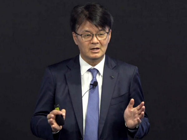 日本IBM 代表取締役社長 山口明夫氏