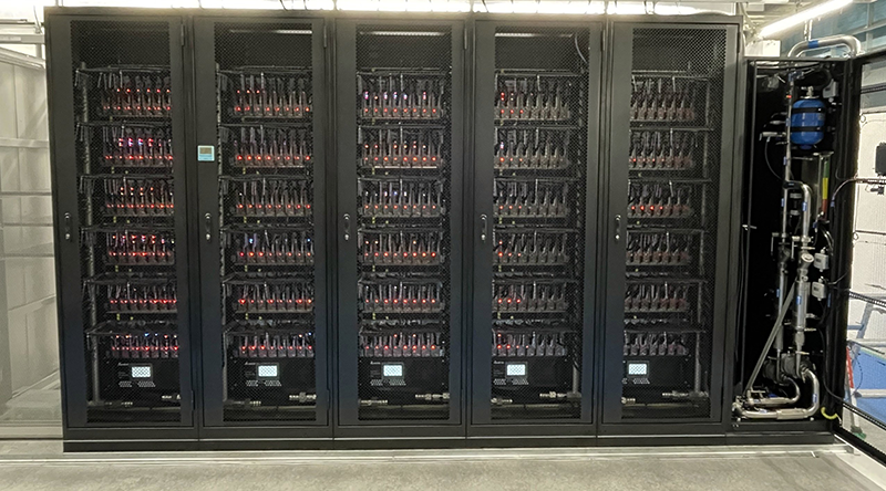 松江DCPに設置された直接水冷のMN-Core 2サーバー30ノードおよび水冷設備