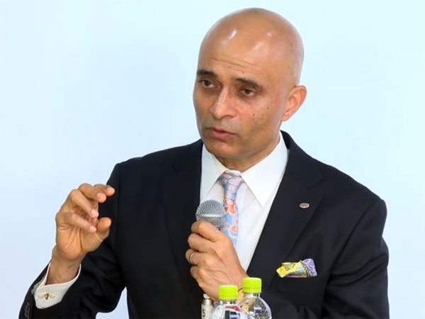 富士通 執行役員副社長 CTO、システムプラットフォーム担当のヴィヴェック・マハジャン氏