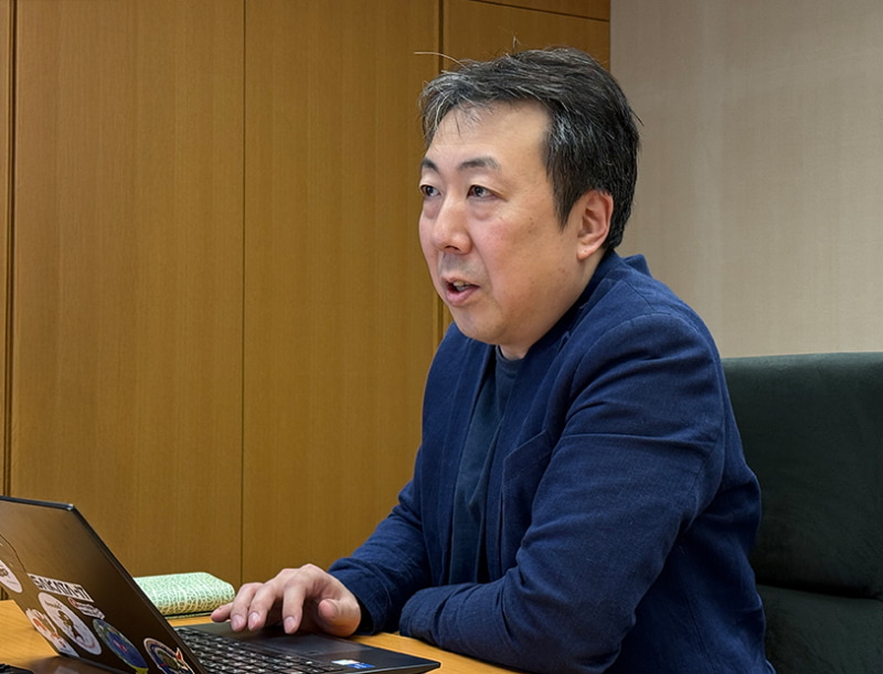 情報システム部　嶺澤健一氏