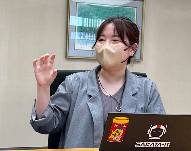 情報システム部　鷲澤柚香氏