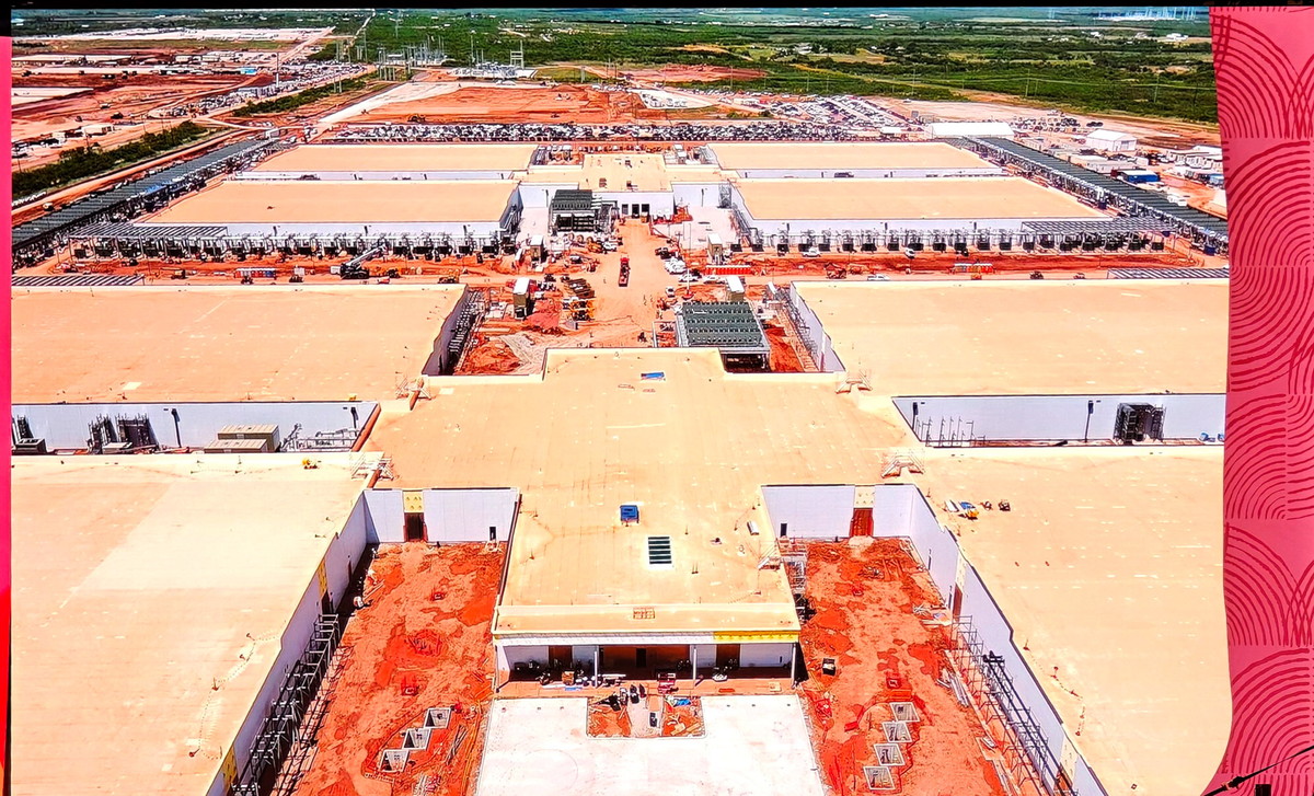 昨年の6月から建設が始まっているというテキサスに建設中のOracle最大のデータセンター