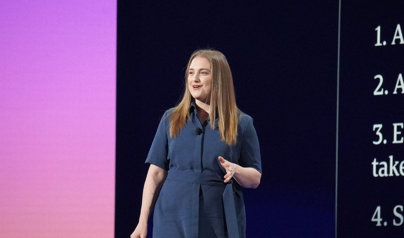 AWS 上席主任ソフトウェアエンジニア クレア・リグオリ氏