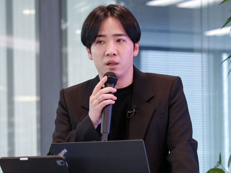 AI inside 代表取締役社長 CEO 渡久地択氏