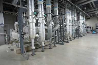 効率的な冷却を可能にするターボ冷凍機