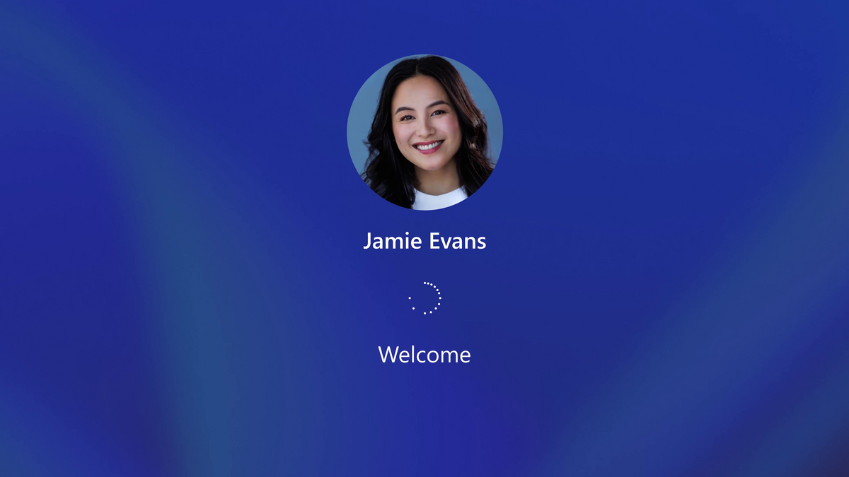 動画より：Windows Helloで顔認証でき、他人は操作できない