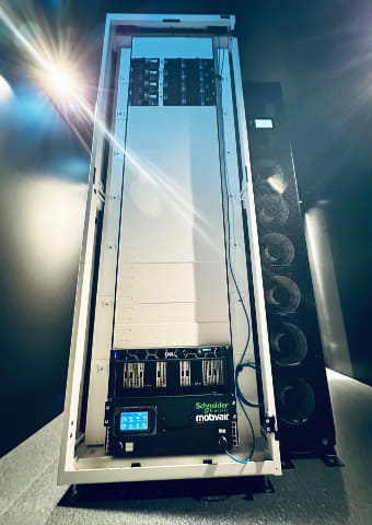 ゲットワークス、デル・テクノロジーズの水冷GPUサーバー「PowerEdge