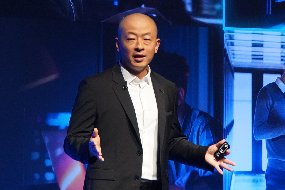 インテルコーポレーションのデビッド・フェン氏（クライアント・コンピューティング事業本部 副社長 兼 クライアント・セグメント担当本部長）
