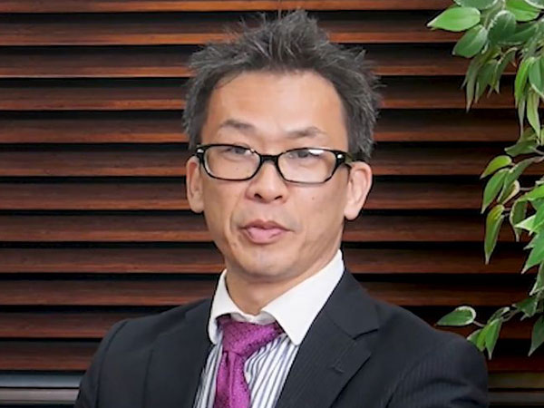 アズビル株式会社 経理部 部長の山﨑 和久氏