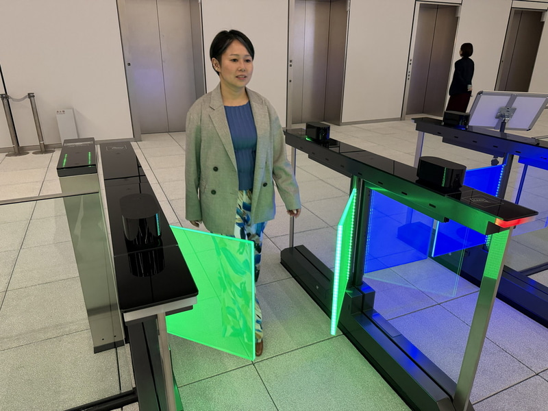 社員はすべてのゲートを顔認証で通過できるため、社員証は不要だという