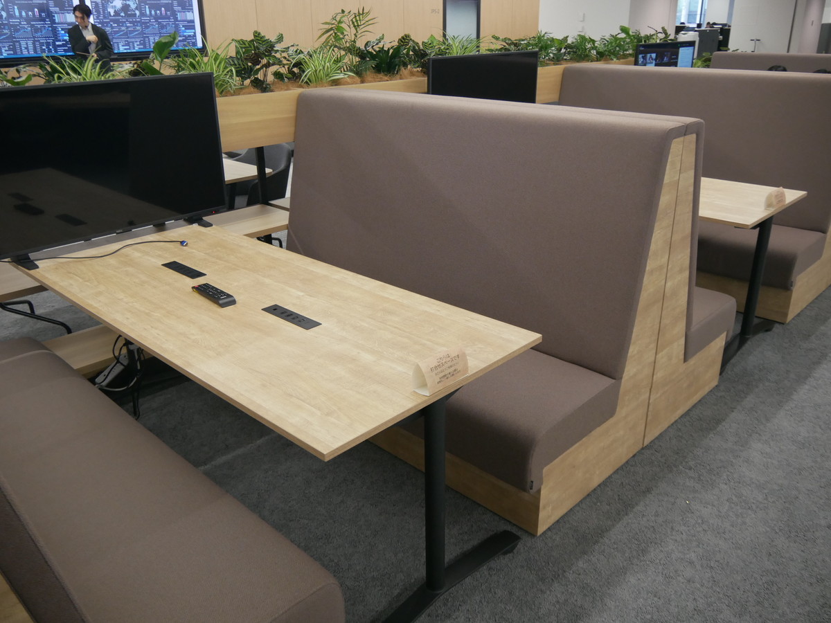 ファミレス席のようなスペースも用意