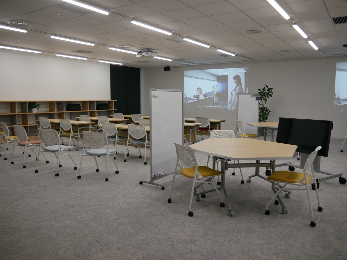 3階は実証実験などに最適な「ラボ機能」を持ったフロア