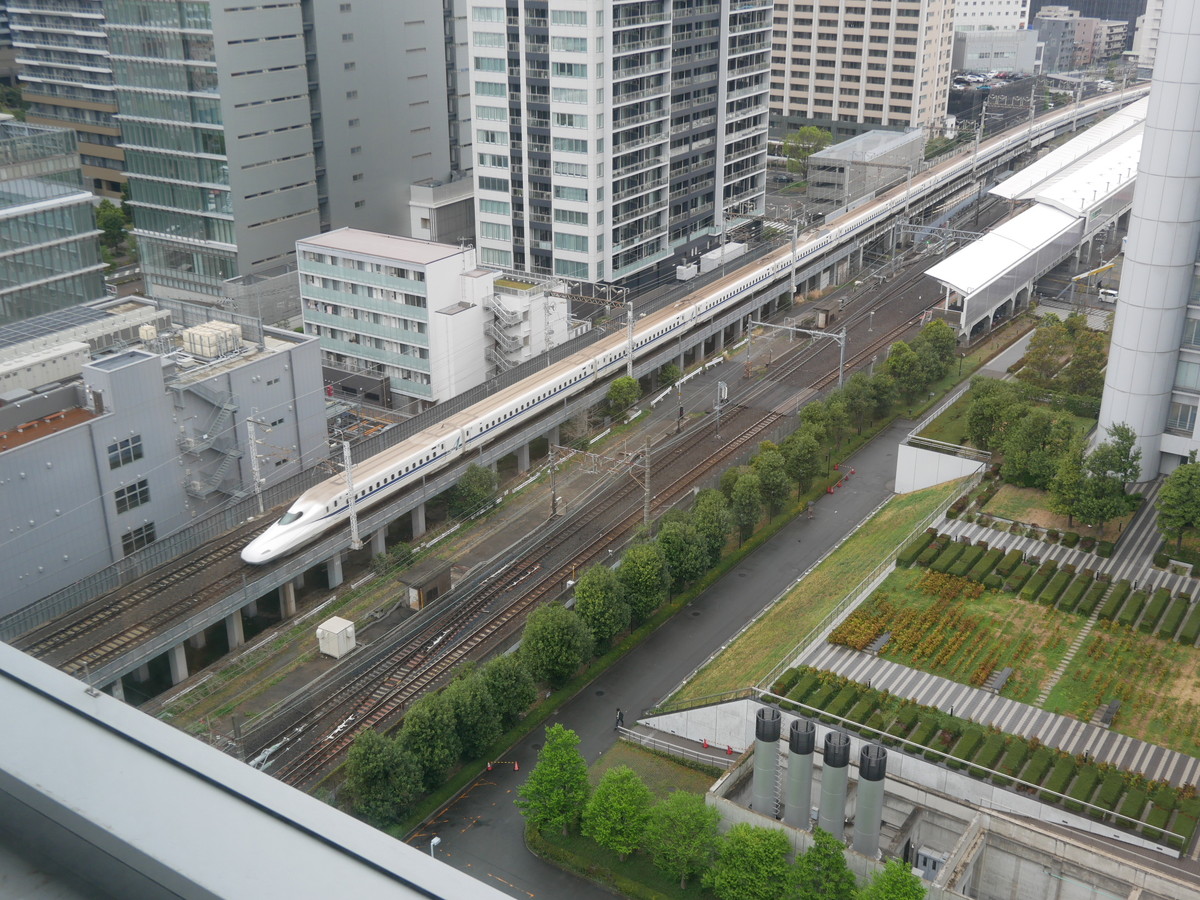 NEC Innovation Parkのすぐ横を新幹線が走る。今後、新幹線から見える位置にBluStellarのロゴが掲出される予定だ