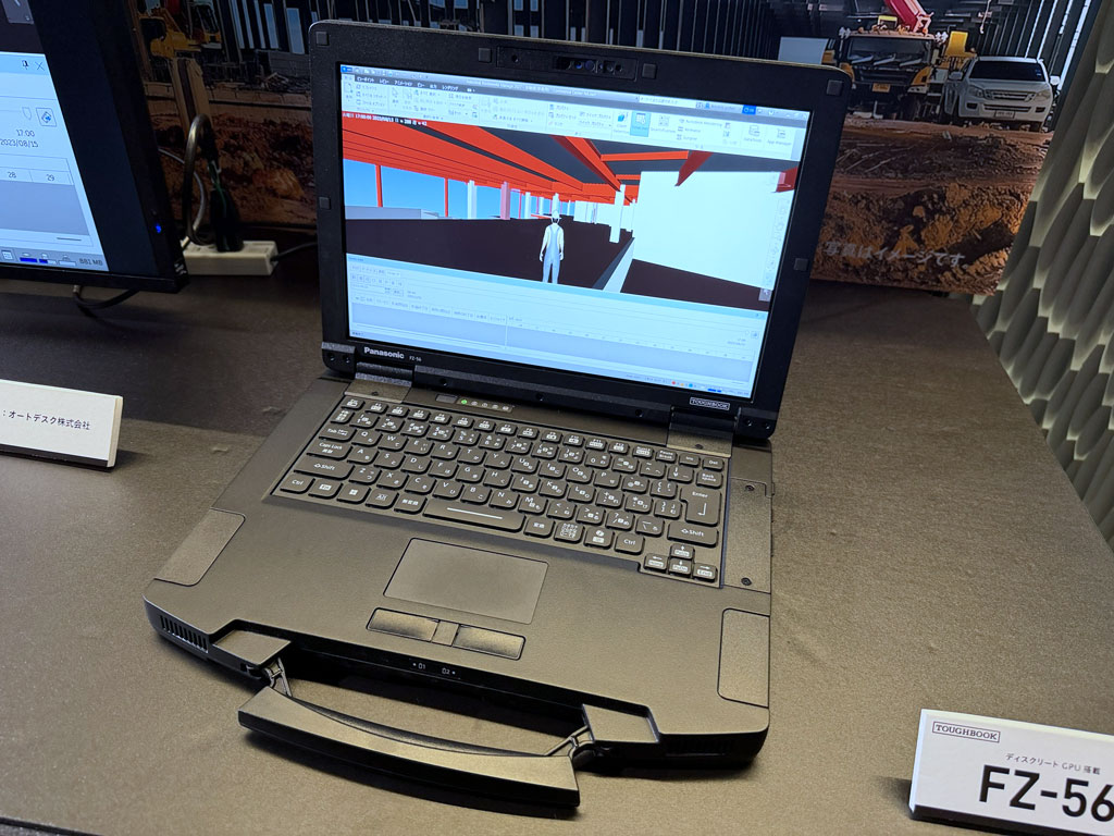 建設現場ではCADデータなどを表示した使い方が可能だ