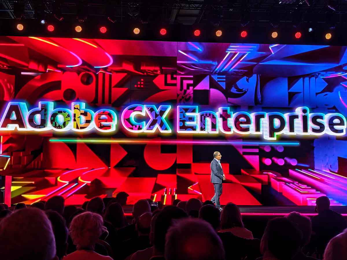 Adobe CX Enterpriseが発表される