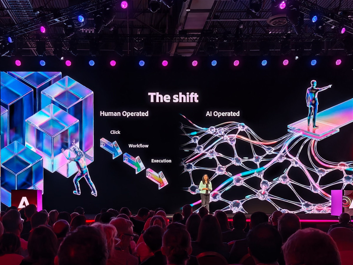 ソフトウェアを人間が操作していたのだが、今後はソフトウェアをエージェントが操作するようになる