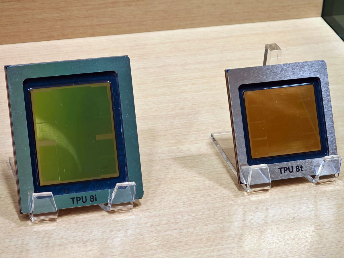今回発表された第8世代TPU、左がTPU 8i、右がTPU 8t