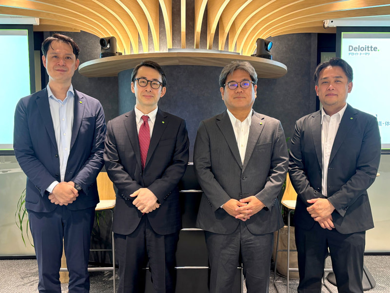 写真左から：デロイト トーマツ コンサルティング Financial Services Industryリーダーの守屋孝文氏、デロイト トーマツ グループ Growth Platformsリーダーの首藤佑樹氏、デロイト トーマツ ノード 代表職務執行者社長の藤岡稔大氏、デロイト トーマツ コンサルティング AI＆Data Unitリーダーの下川憲一氏