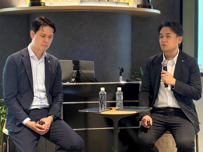写真左から：デロイト トーマツ コンサルティング Financial Services Industryリーダーの守屋孝文氏、同 AI＆Data Unitリーダーの下川憲一氏