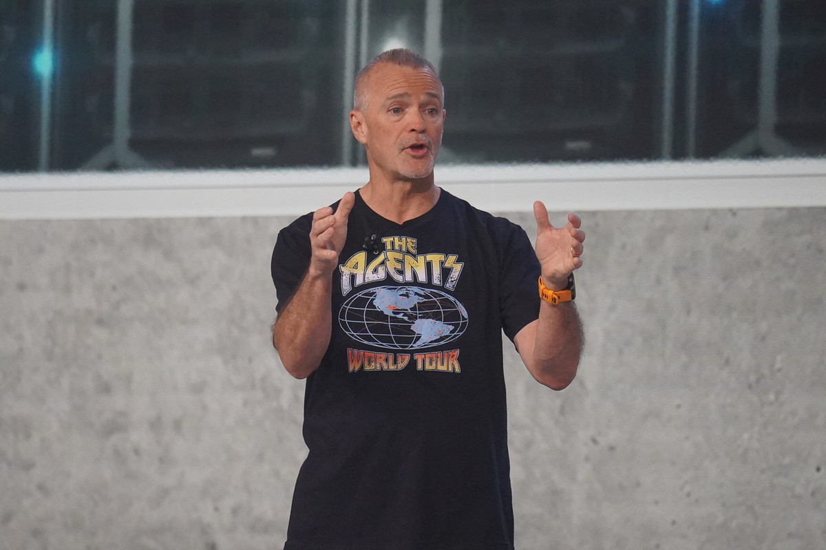Dell COOのジェフ・クラーク氏、「The Agent World Tour」のTシャツはとても気になる……どこで売っているのか？？