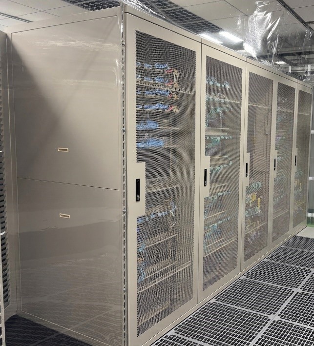 商用運用開始したクラスタ型ルーター