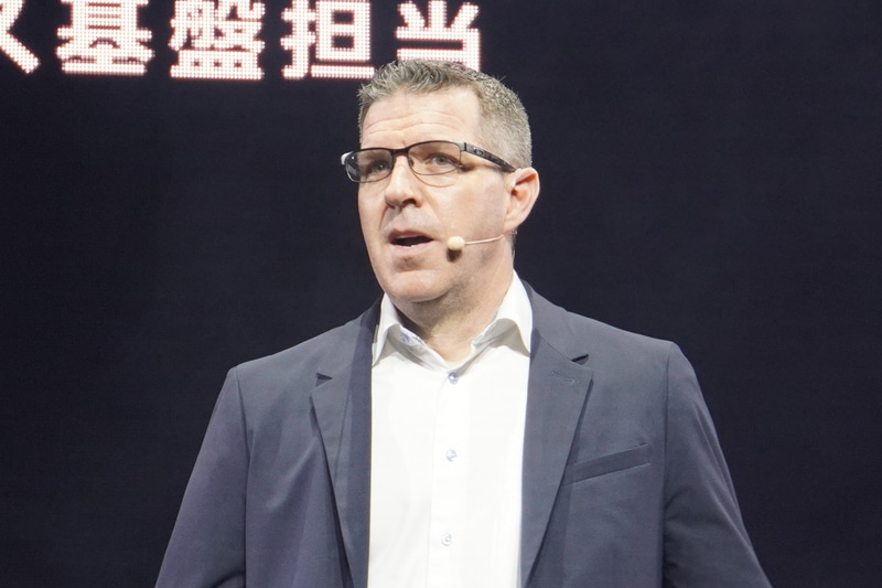 Amazon Web Services, Inc.のコンピューティング・AI・サービス基盤担当シニアバイスプレジデントのデイブ・ブラウン氏