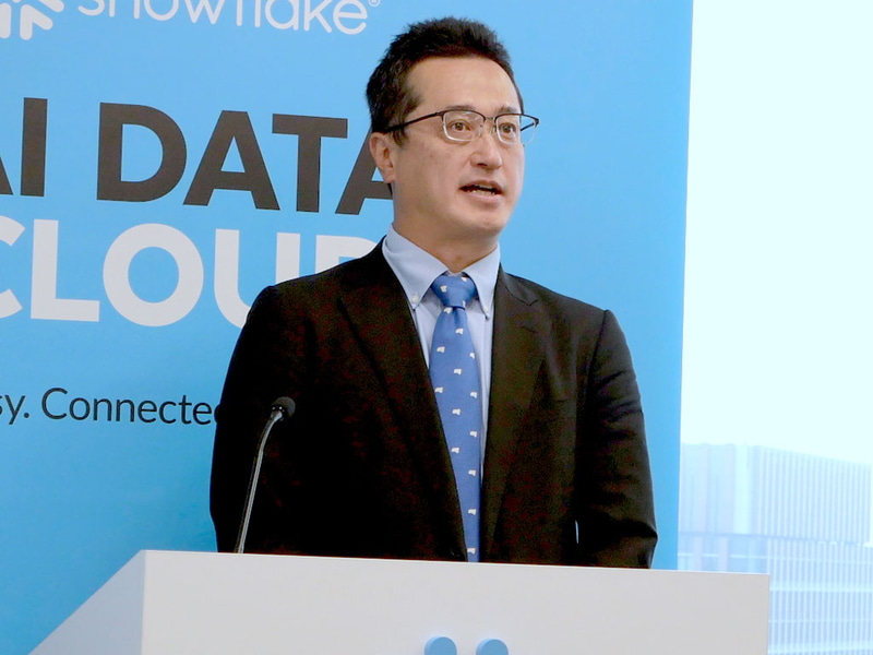NTTデータ AI事業本部 AIビジネス事業部長の渡辺麟太郎氏