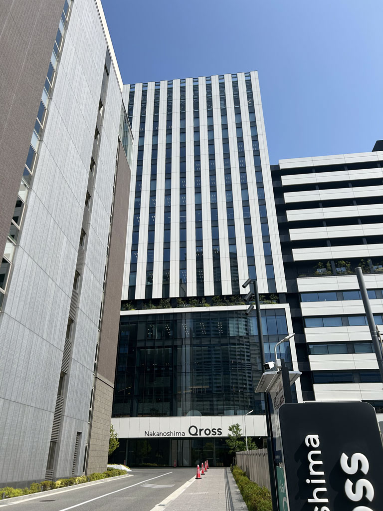 Nakanoshima Qross外観