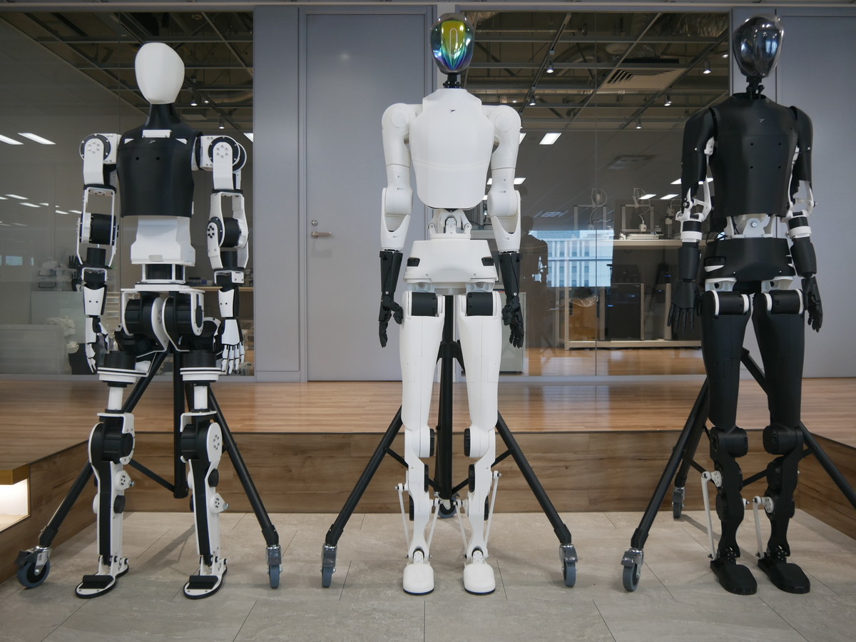 アトムが開発しているヒューマノイドAIロボット