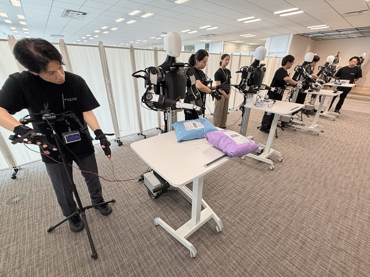 デモンストレーションは5台のロボットで行ったが、これが200台並ぶことになる