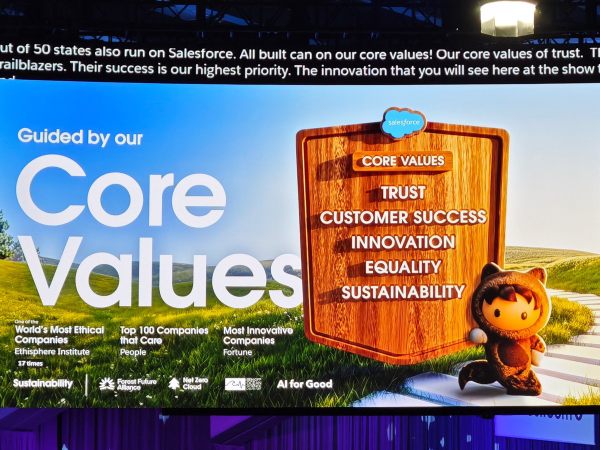 Salesforceの基本的な価値は「顧客から信頼されていること」、「顧客の最高」、「イノベーション」、「平等」、「持続的成長性」だとベニオフ氏