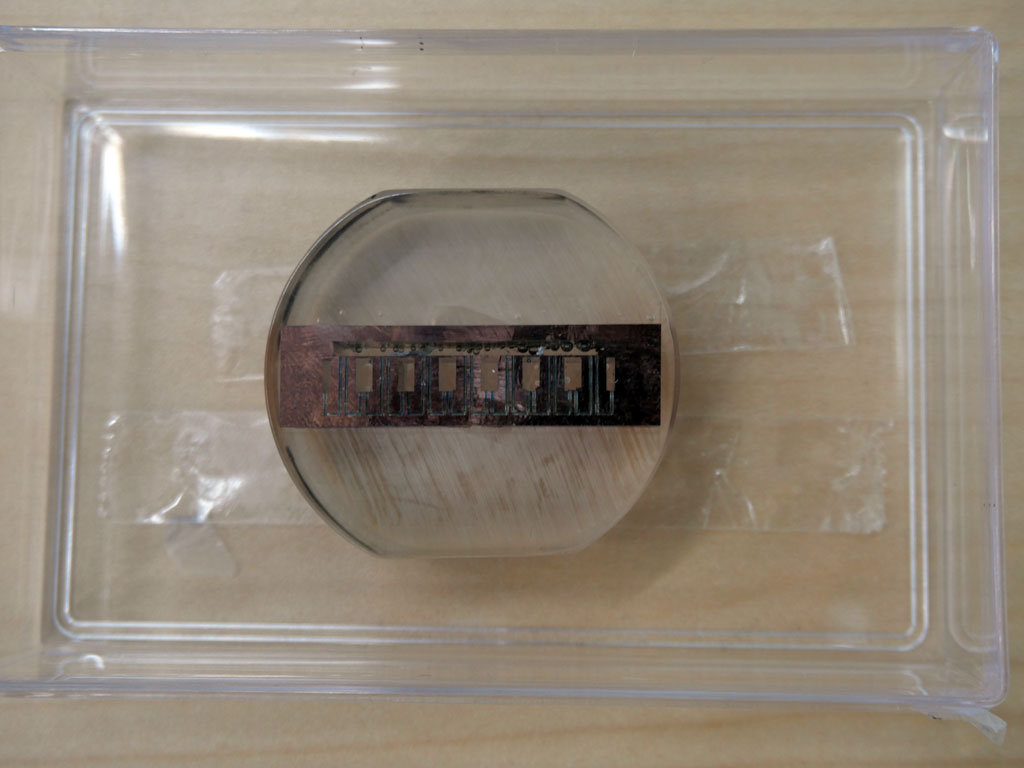 U字トンネル流路構造によるコールドプレートのカットモデル