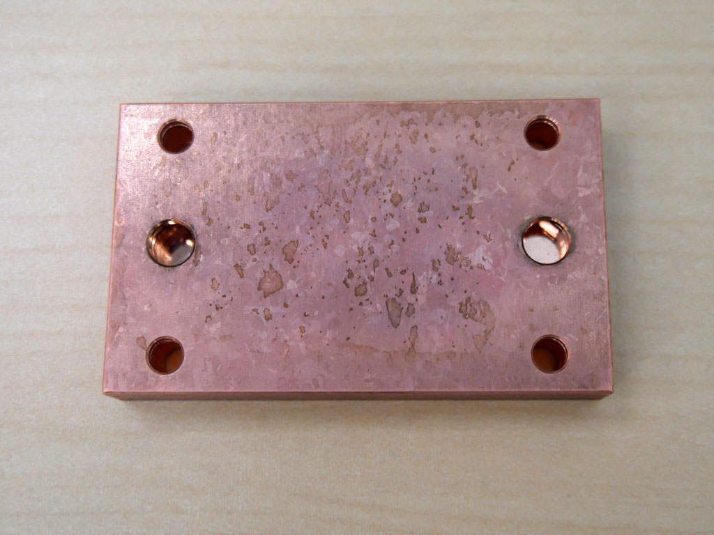U字トンネル流路構造によるコールドプレートの試作品