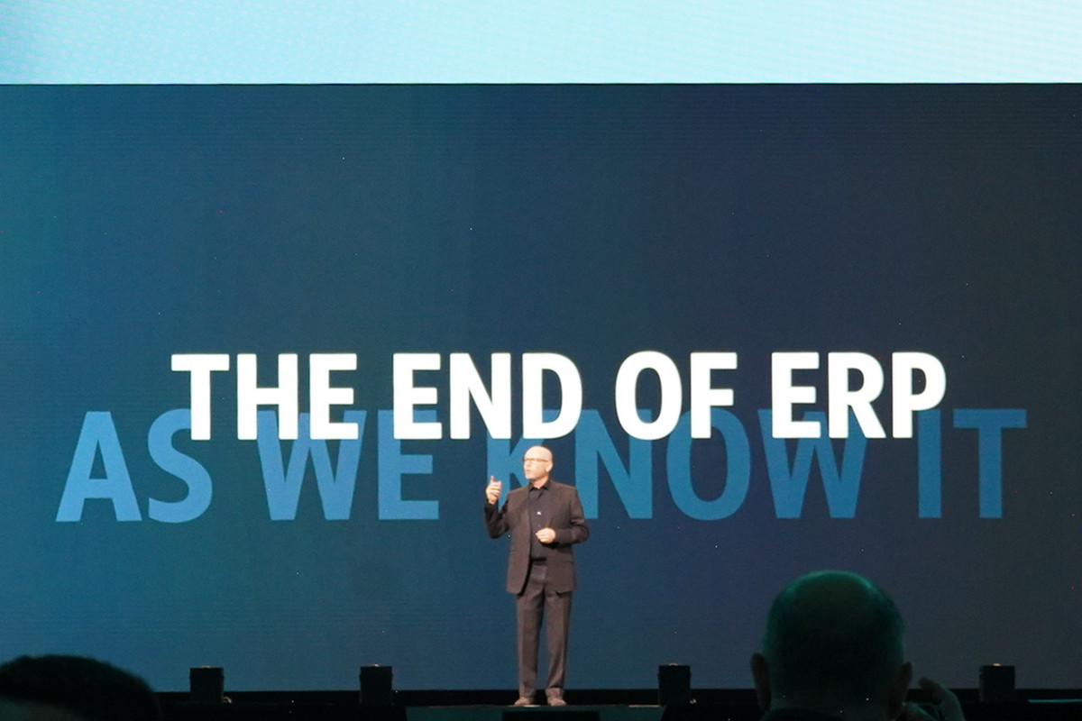 「The end of ERP」（ERP時代の終わり）という刺激的なタイトルで講演が始まる
