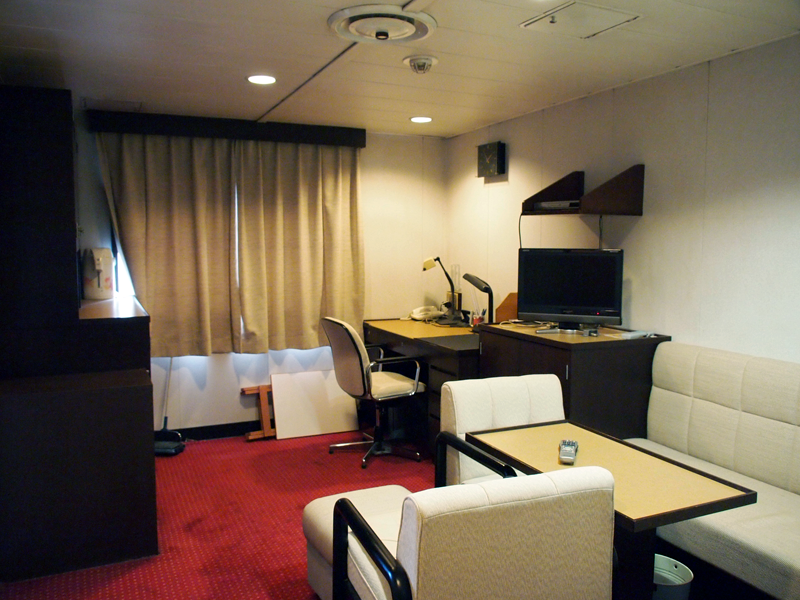 作業を監督するゲストが泊まるオブザーバールーム。広い。