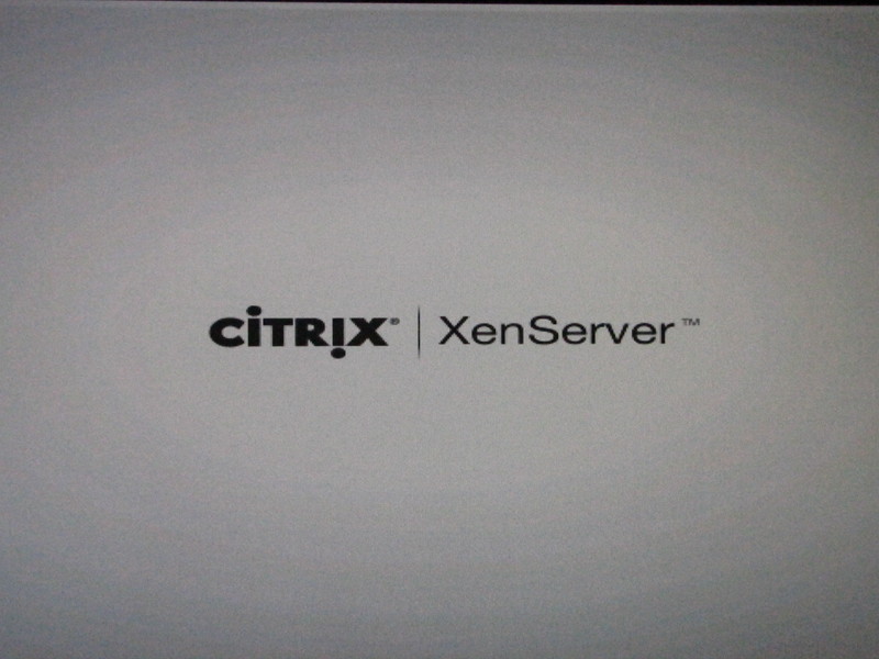 CitrixのHPから、XenServerのISOイメージをダウンロードして、CD-Rに焼き付けておく。XenServerのインストールCDをHP DL360G7に入れ、XenServerをインストールする。インストール自体は、トラブルもなくインストールができた