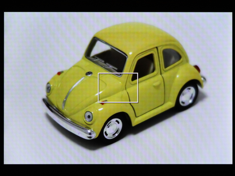 ライブビューの表示。左より情報表示なし→情報表示1→情報表示2（グリッドライン/水準器/ヒストグラム表示）。