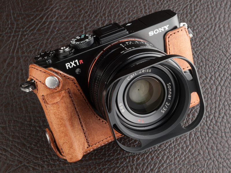 ユリシーズのRX1R2ボディスーツは税込1万8,360円だ。イタリアンレザーのプエブロを使っている